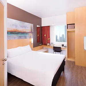 Ibis One - World Trade Centre Отель